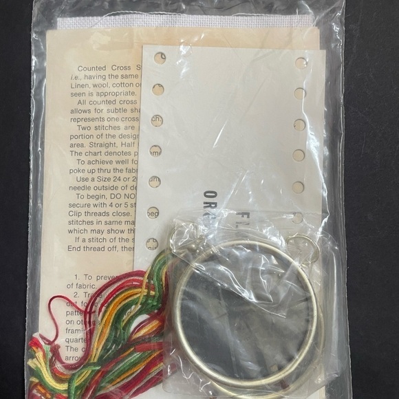 Vintage Christmas ornament cross stitch kit in original packaging. - Picture 5 of 5